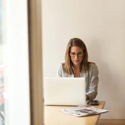 pexels-linkedin-sales-navigator-1251828 pexels-linkedin-sales-navigator-1251828